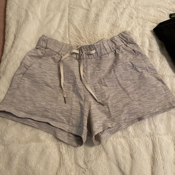 Lulu shorts - Picture 1 of 4